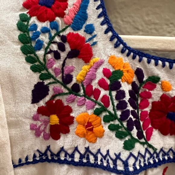 Embroidered linen Floral Tunic toddler dress - Picture 3 of 4